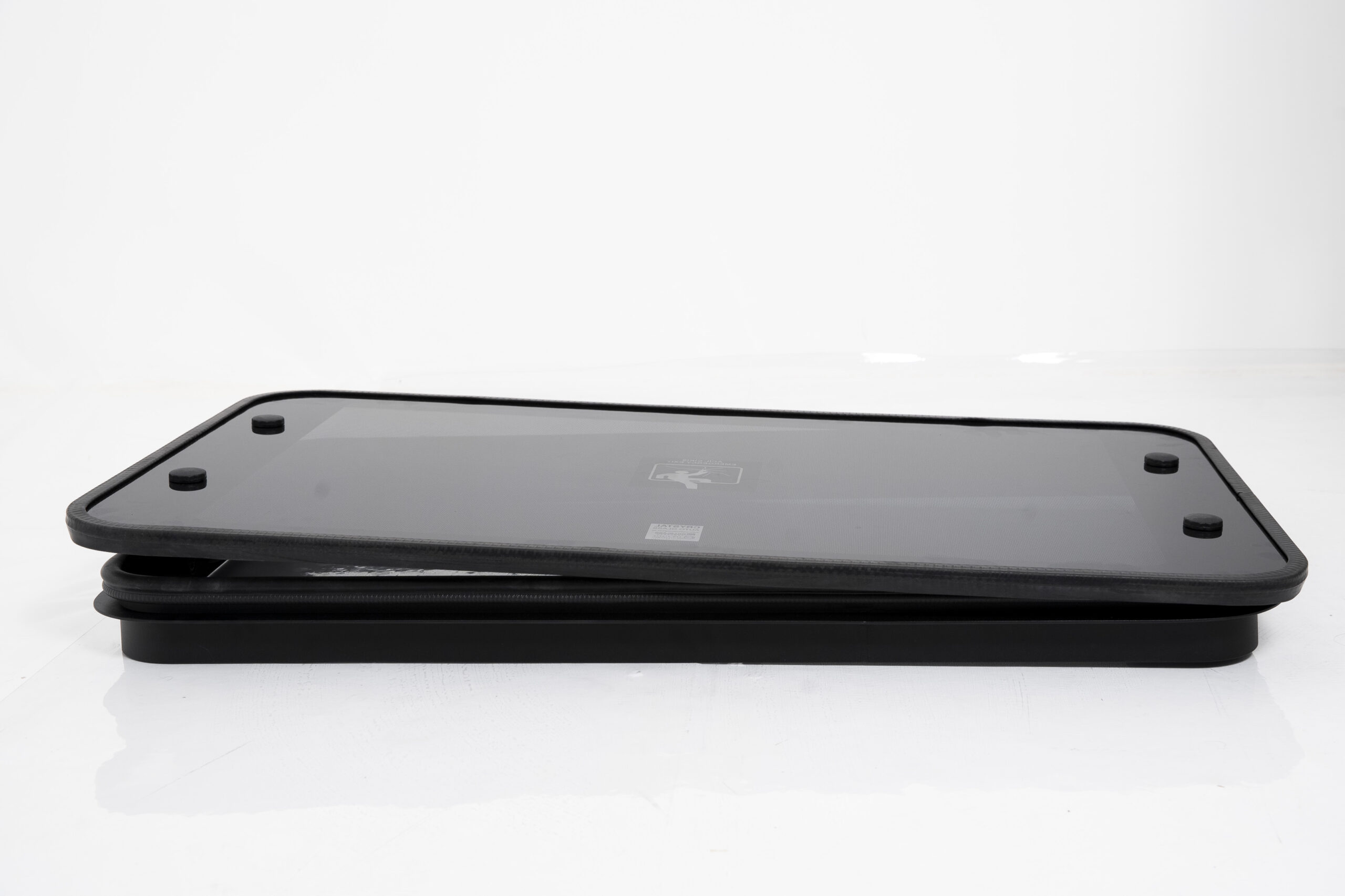 نافذة تهوية سقف 53*97 مع اطار خارجي