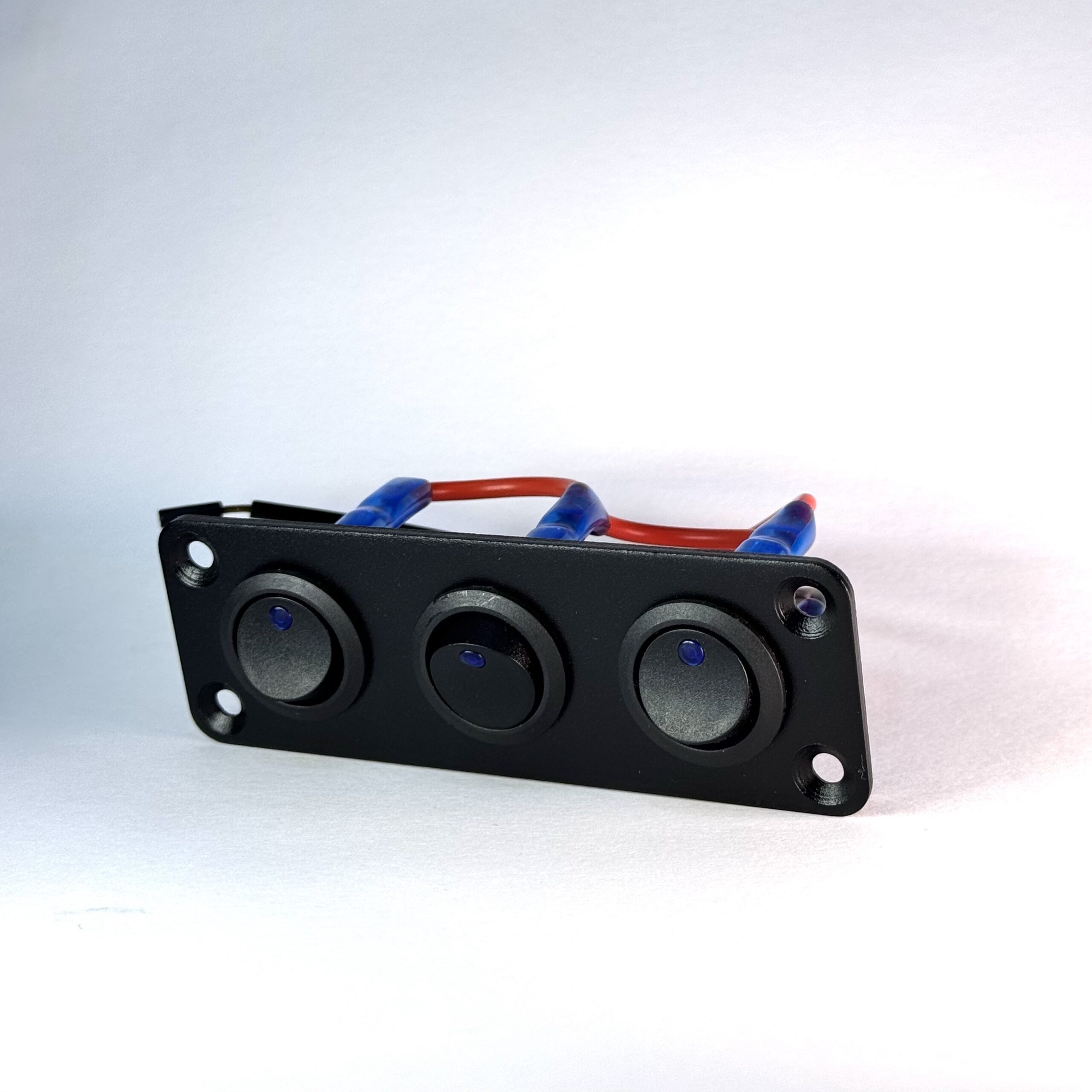 مفتاح تحكم ثلاثي